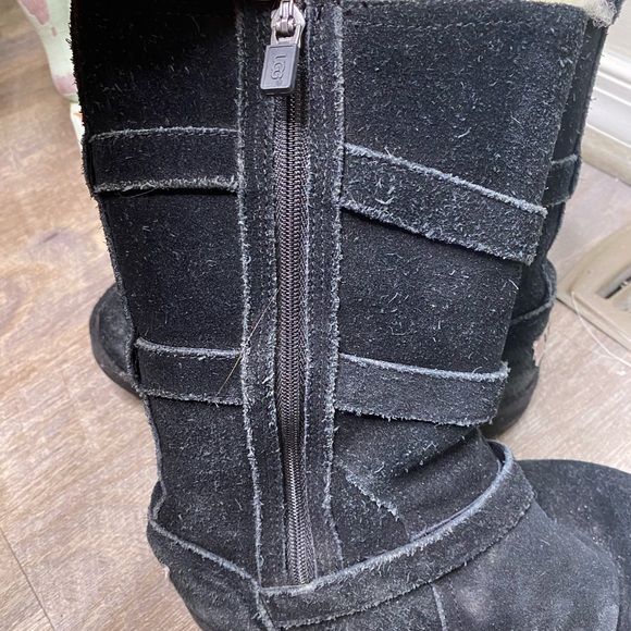 Black Uggs - Picture 3 of 5